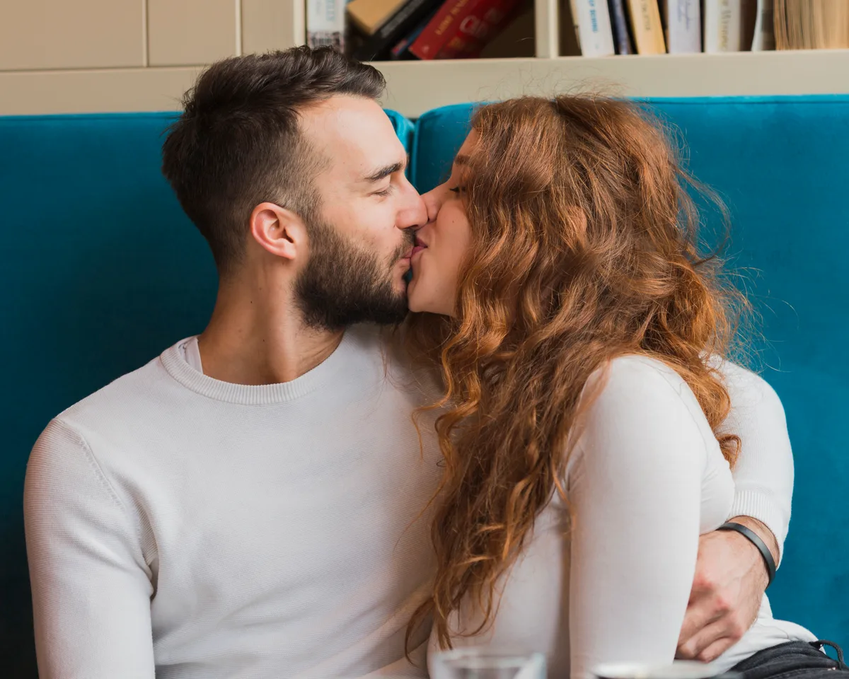dating with herpes and other STIs article illustration