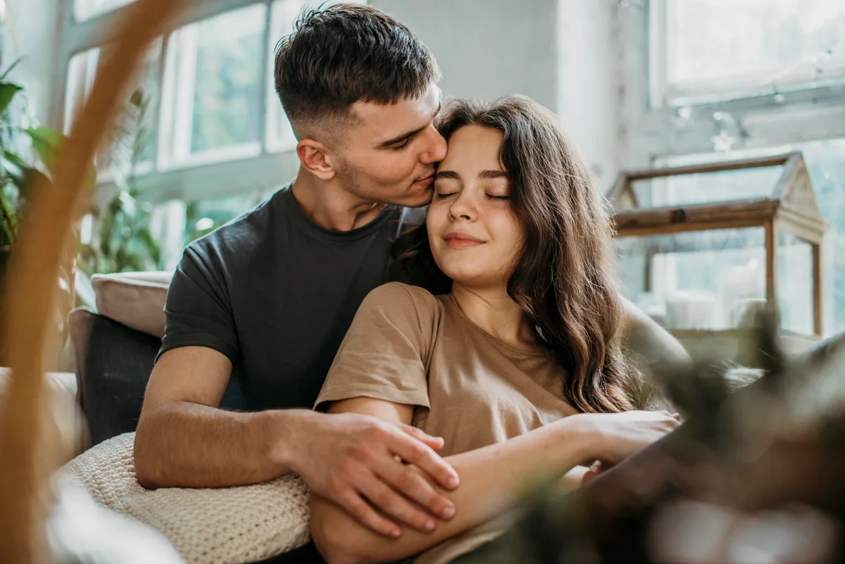 dating someone with HSV-1 article illustration